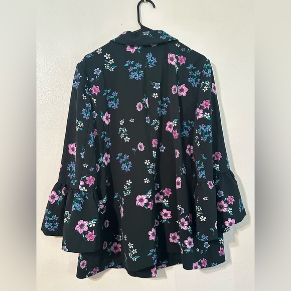 Lane Bryant The Bryant Blazer Green
Floral 3/4 Flare Bell Sleeve Jacket 18 - Picture 2 of 5